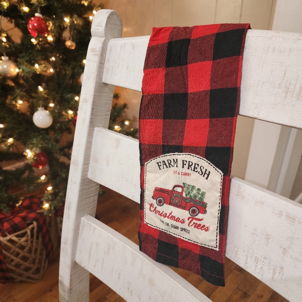 🎀 St. Nicholas Square | Plaid Christmas Kitchen Towel